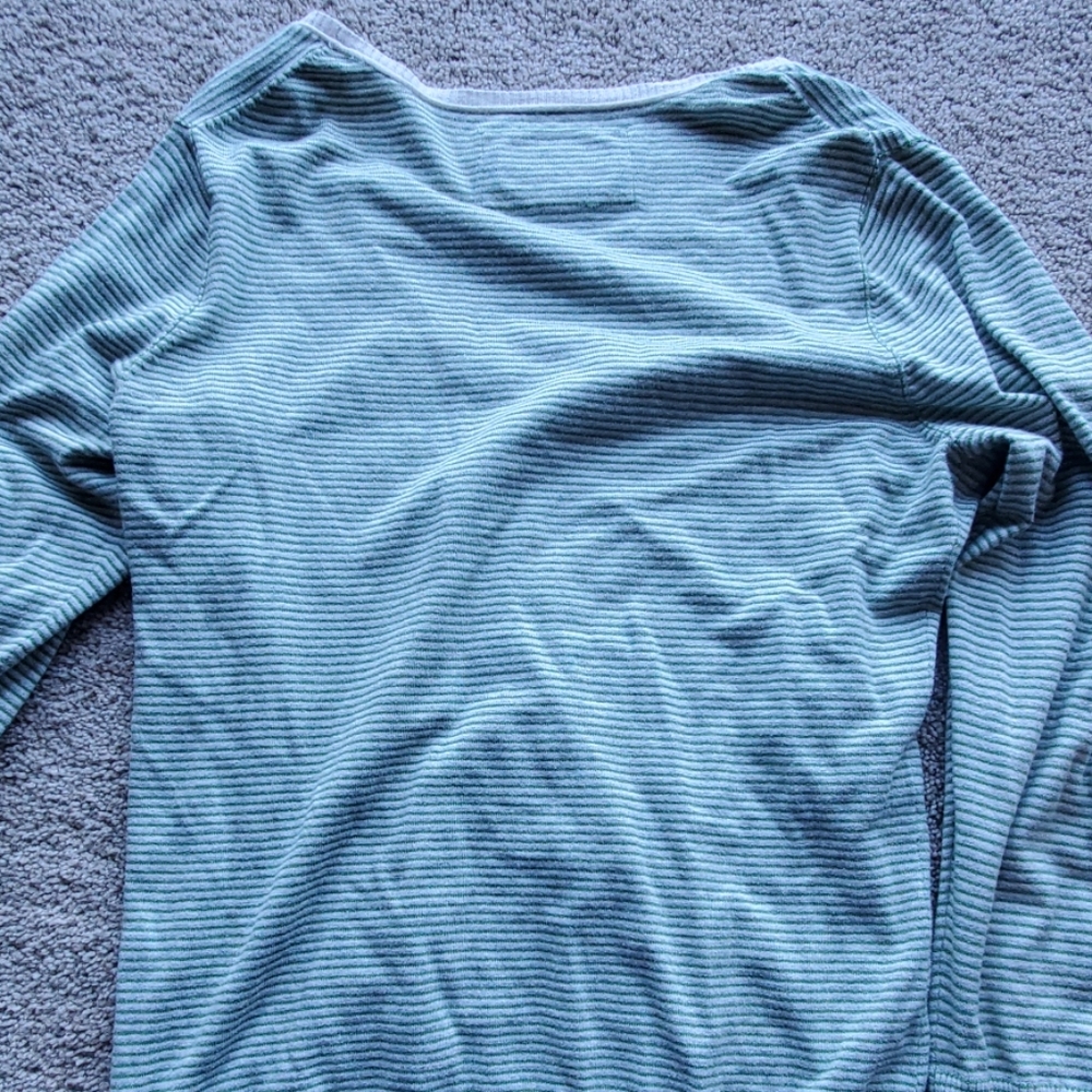 AE shirt - Picture 4 of 4